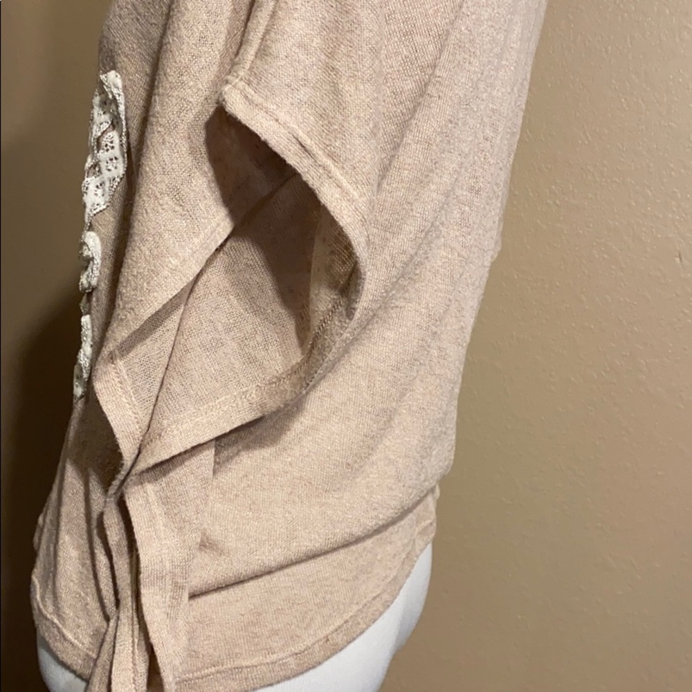 Annianna Blouse - Picture 3 of 5